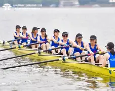 体育直播-赛艇友谊赛焦点战：中原雄狮队读秒扳平渝州雷豹队，客场强势带走胜利。外援联手发威